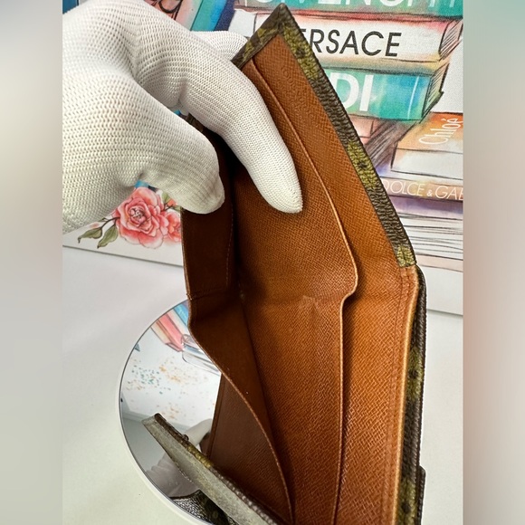 LOUIS VUITTON ELISE WALLET - Picture 9 of 17